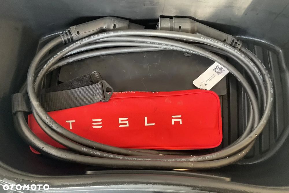 Tesla Model 3 Langstreckenbatterie Allradantrieb Dual Motor - 10