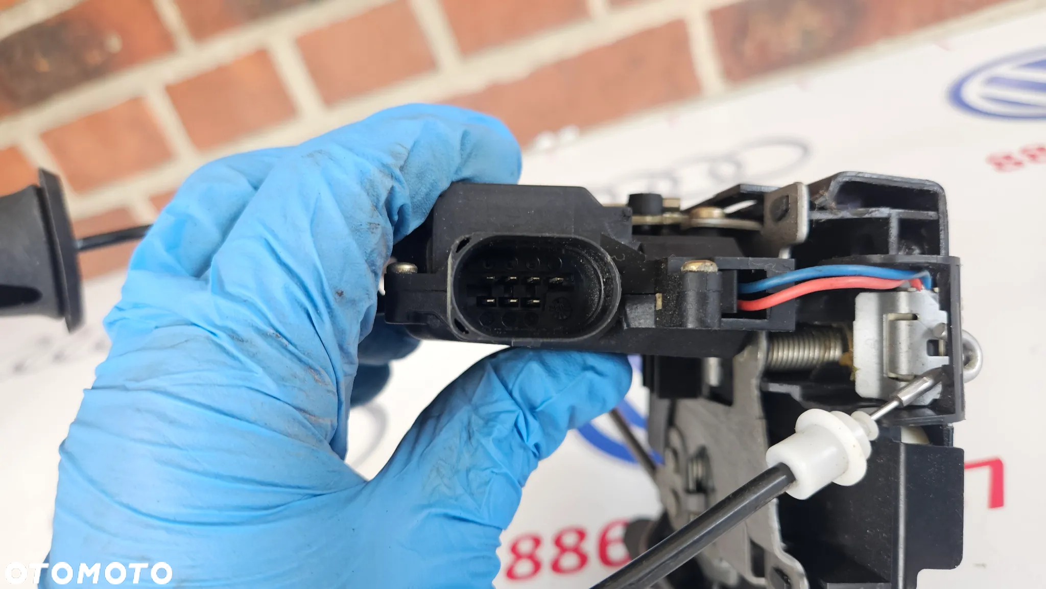 Audi A4 B6 Kompletny zamek drzwi tył prawy Zamek drzwi tylnych prawych 8E0839016C EUROPA 7 PIN - 4