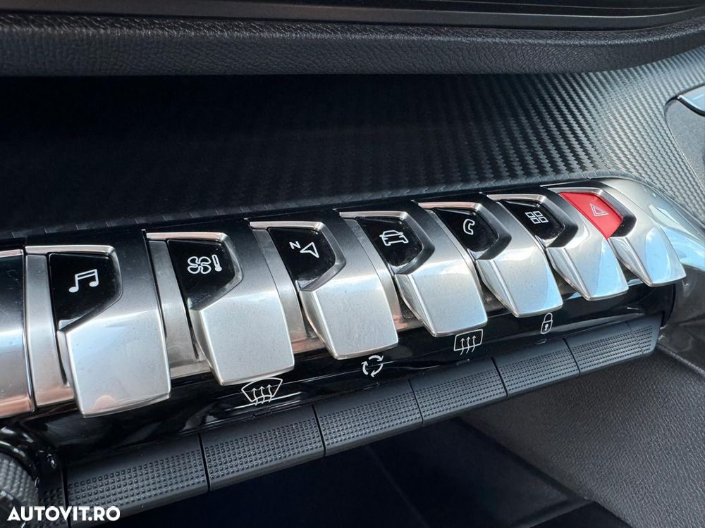 Peugeot 3008 PureTech 130 Stop & Start GPF EAT8 Allure - 23