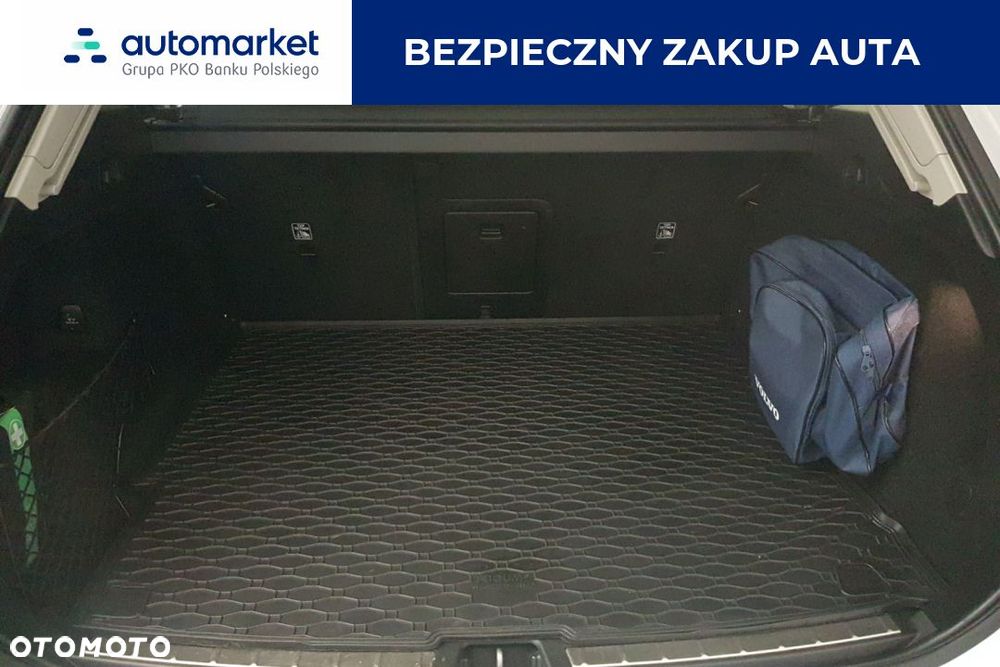 Volvo XC 60 B5 D AWD Plus Dark - 12