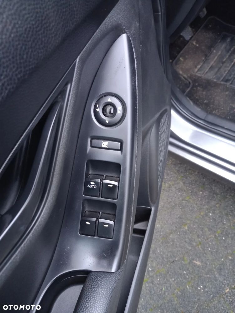 Hyundai ix20 1.4 Fifa World Cup Edition - 9