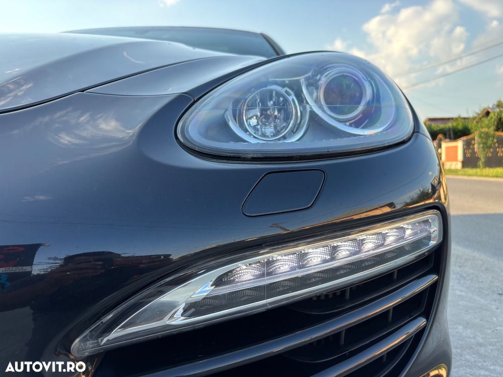 Porsche Cayenne - 15
