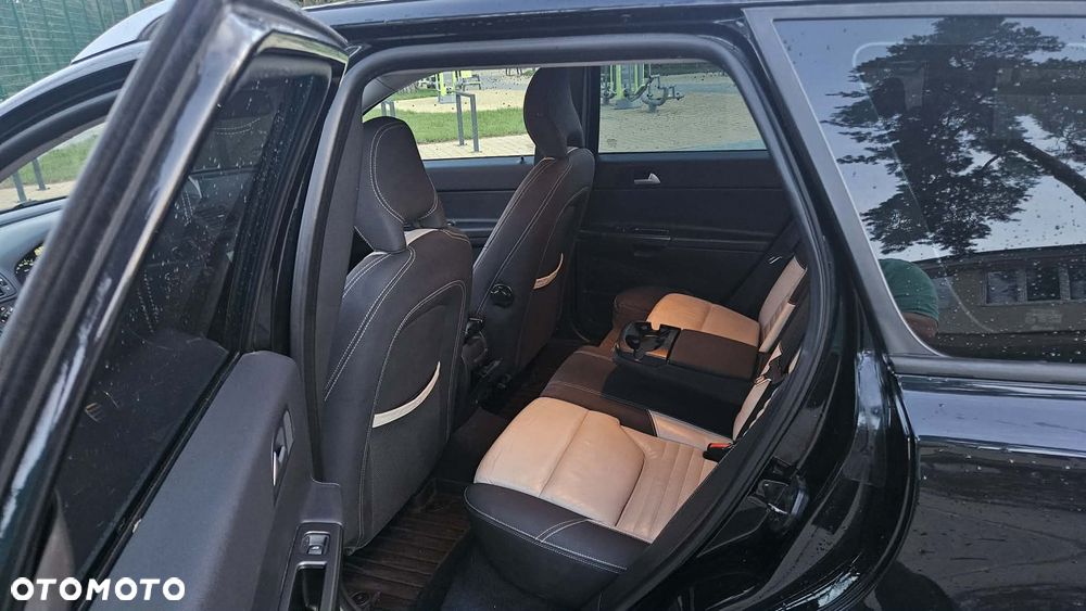 Volvo V50 D2 R-Design - 10