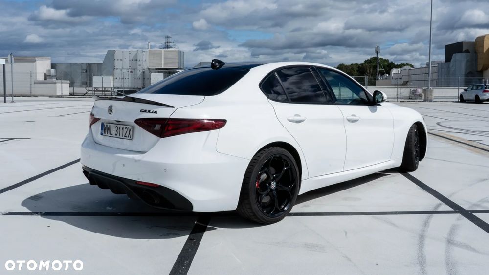 Alfa Romeo Giulia 2.0 Turbo 16V AT8 Veloce Ti - 5