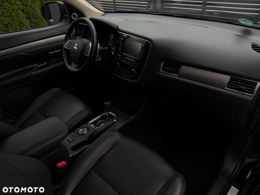 Mitsubishi Outlander 2.0 4WD CVT Diamant Edition+ - 29