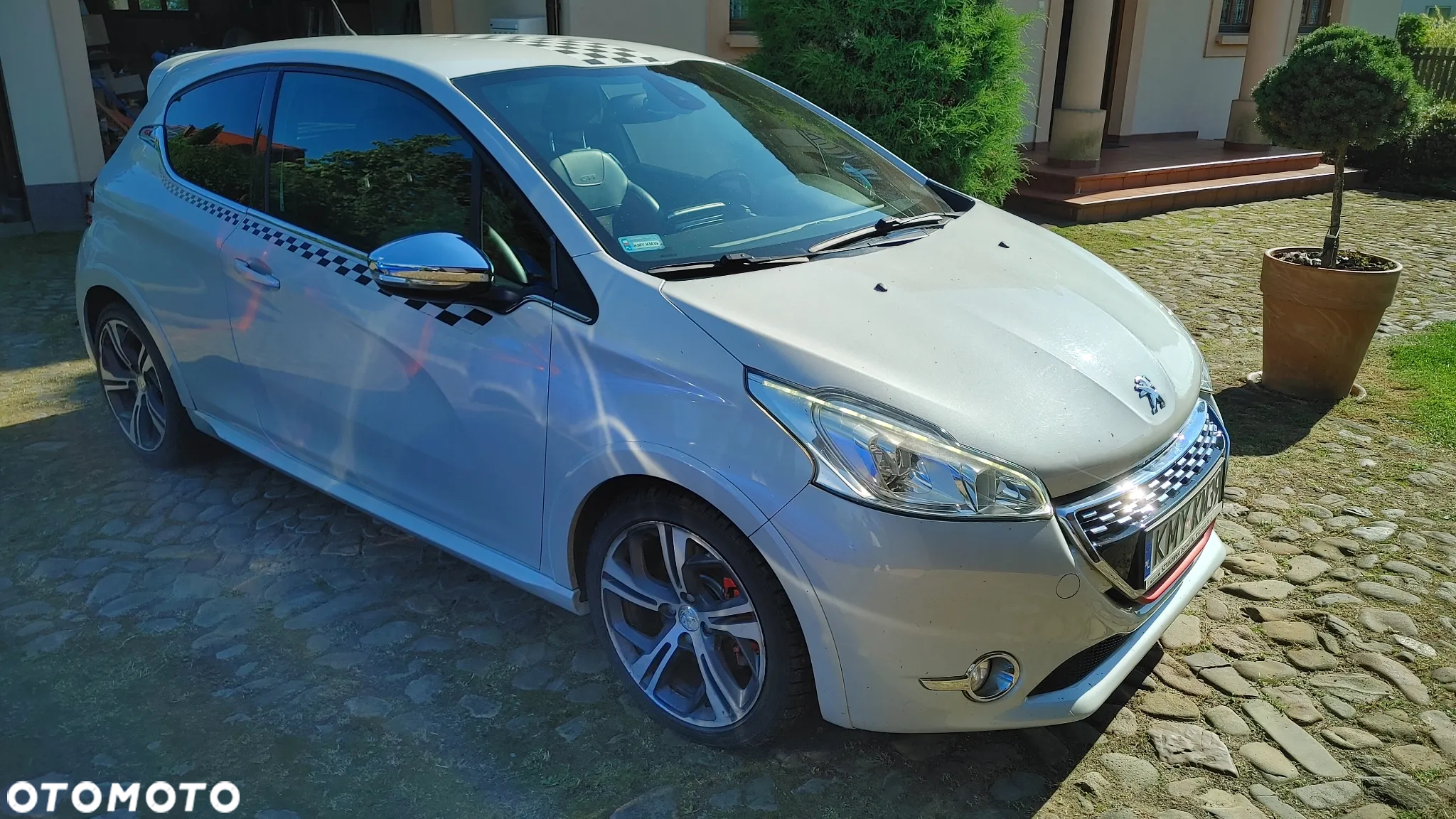 Peugeot 208 1.6 THP GTi - 10