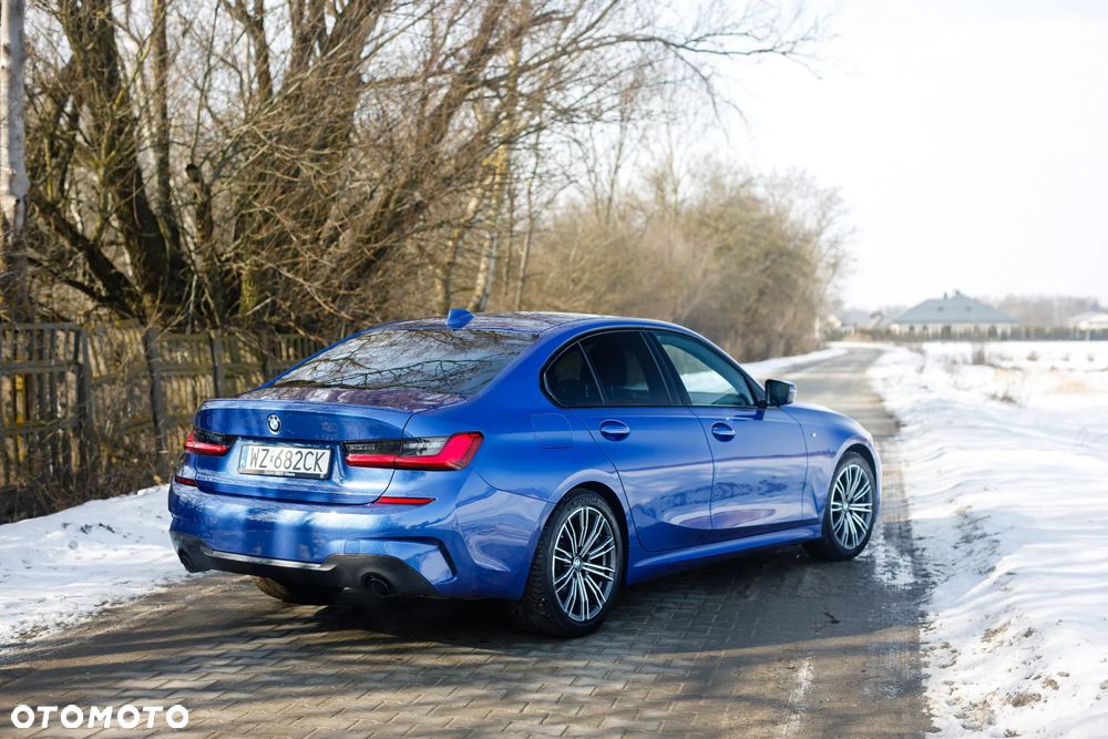 BMW Seria 3 318d M Sport Shadow - 11