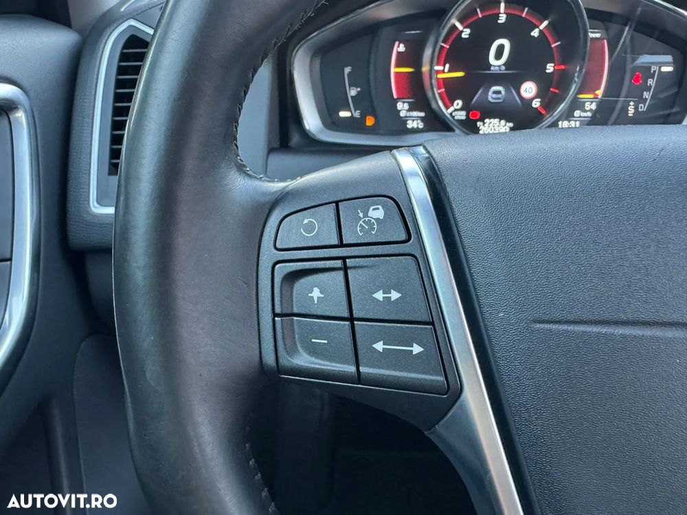 Volvo XC 60 D4 Geartronic Summum - 18