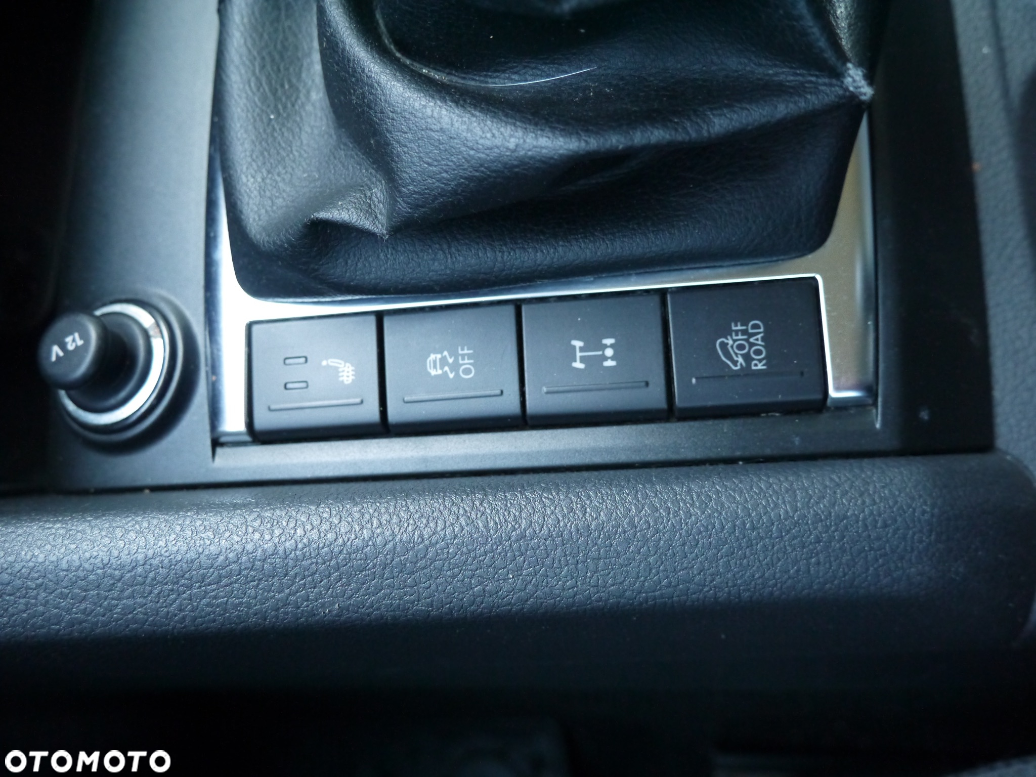 Volkswagen Amarok 2.0 BiTDI 4MOTION BMT Trendline - 32