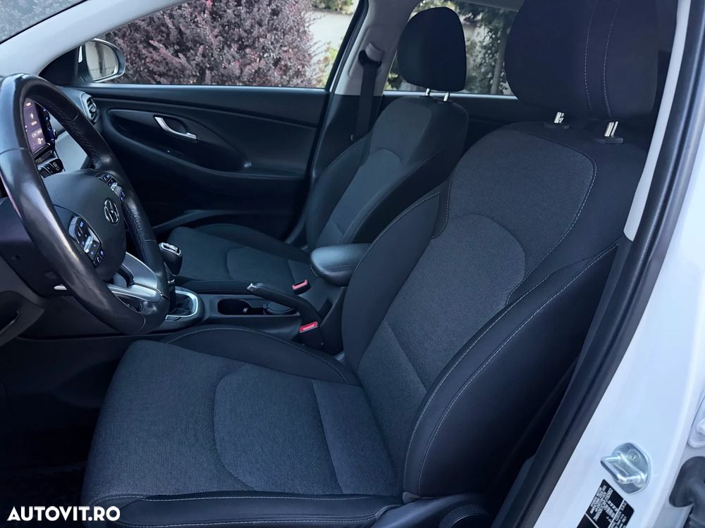 Hyundai i30 1.5 110CP 5DR M/T Highway - 11