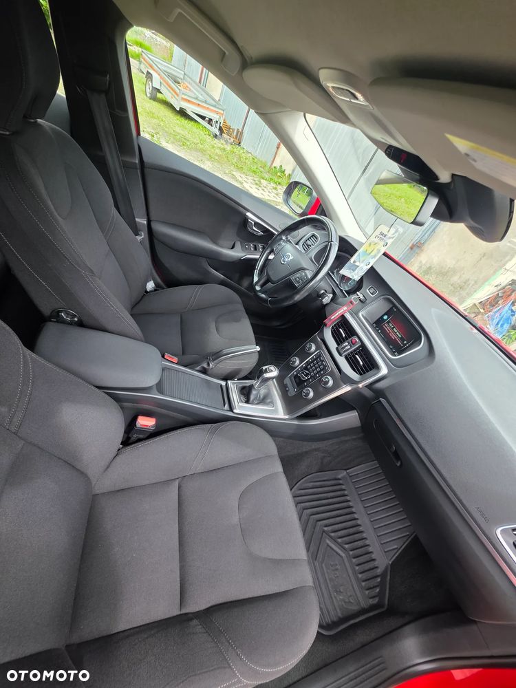Volvo V40 D4 Drive-E Momentum - 9