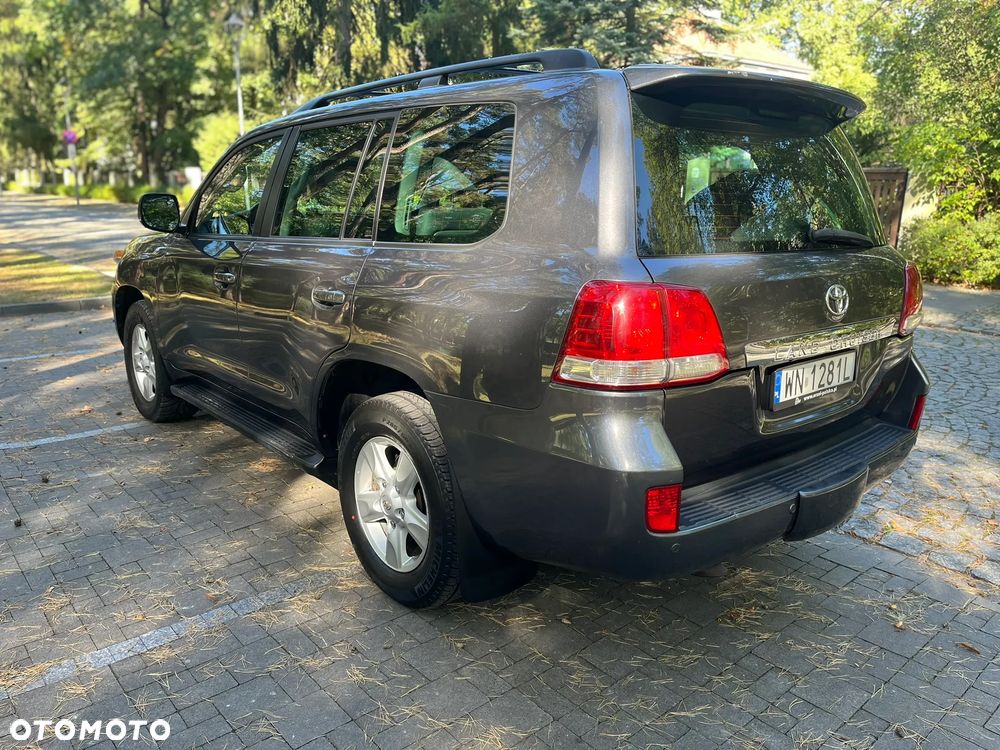 Toyota Land Cruiser - 8