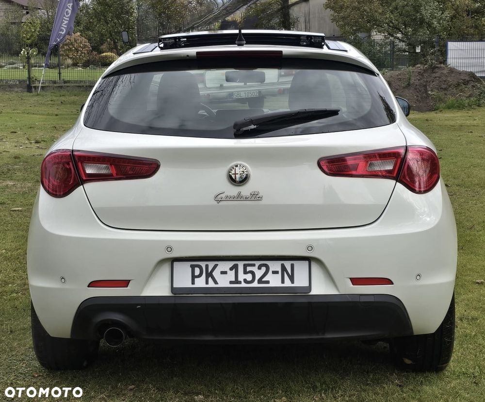 Alfa Romeo Giulietta 2011 photo 2