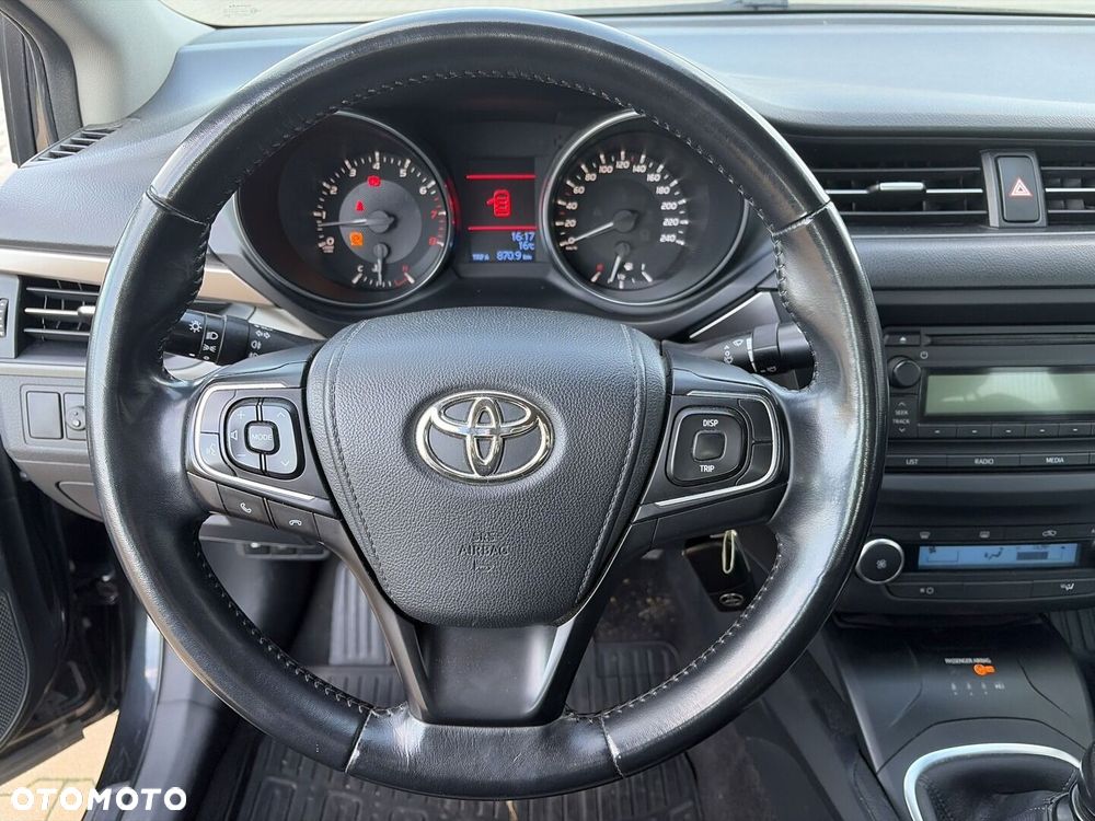 Toyota Avensis 1.8 Active - 18