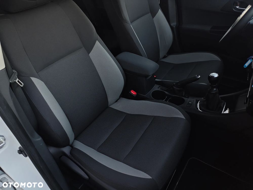 Toyota Auris 1.33 VVT-i Active - 15