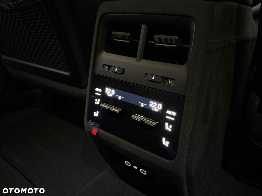 Porsche Macan - 29