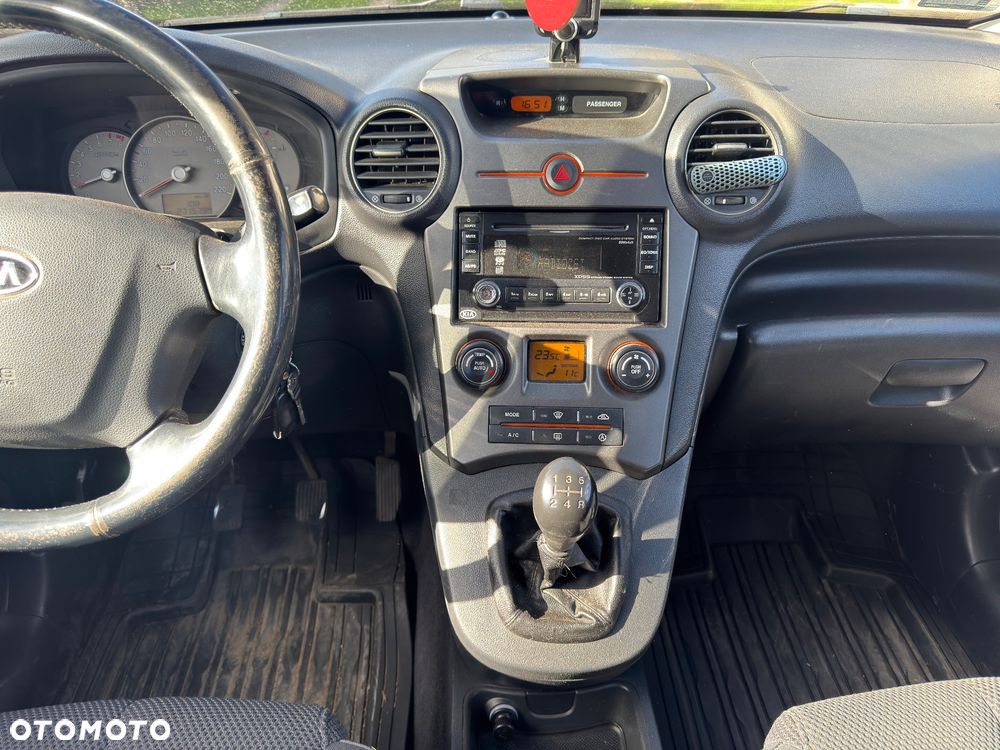 Kia Carens 2.0 CVVT EX - 13