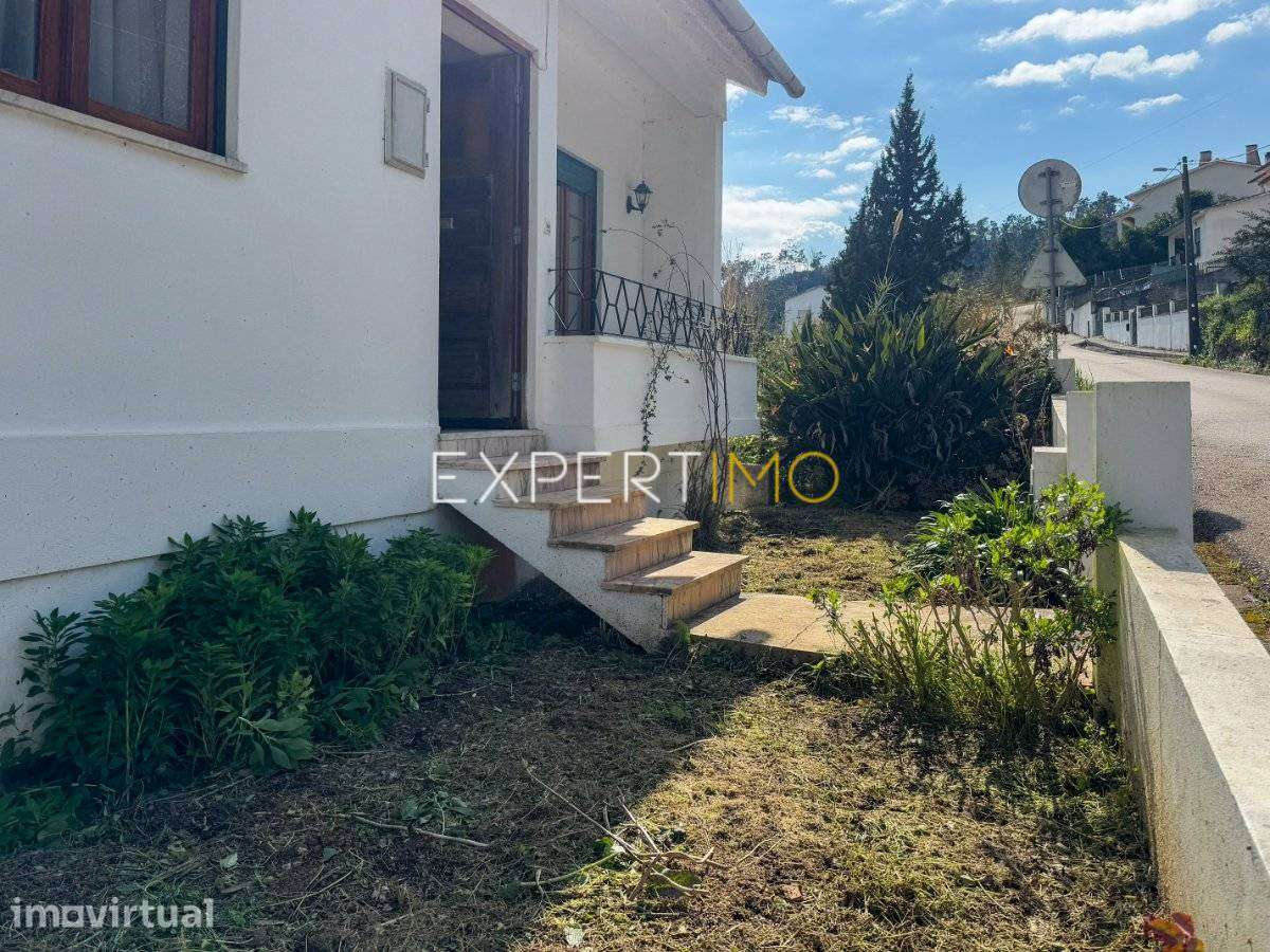Moradia T3 de 3 pisos com terreno, terraço e varanda — Rio de... - Grande imagem: 3/43