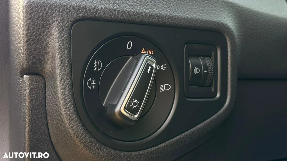 Volkswagen Golf 1.6 TDI BlueMotion Technology Comfortline - 25