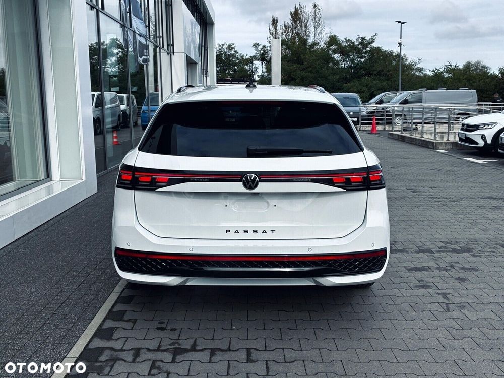 Volkswagen Passat - 12