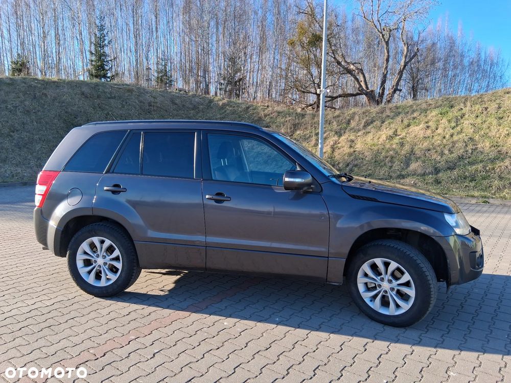 Suzuki Grand Vitara 2.4 De Luxe - 4