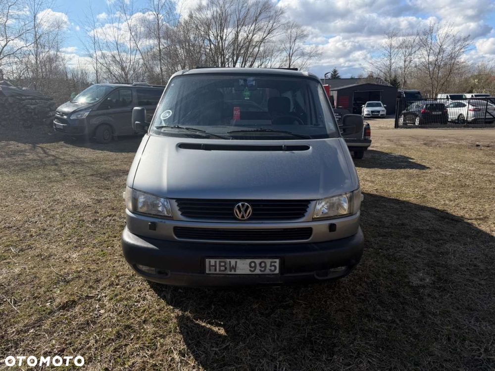 Volkswagen Caravelle - 3
