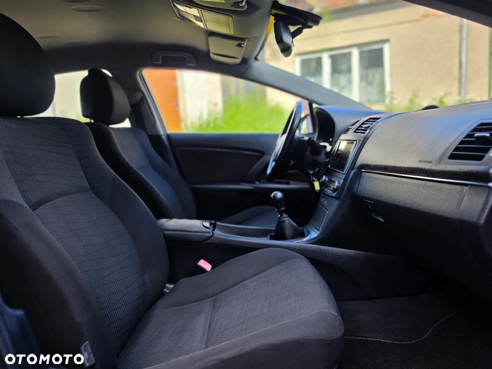 Toyota Avensis - 27