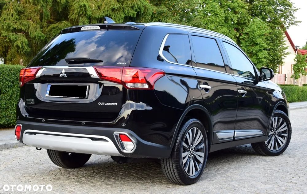 Mitsubishi Outlander - 22