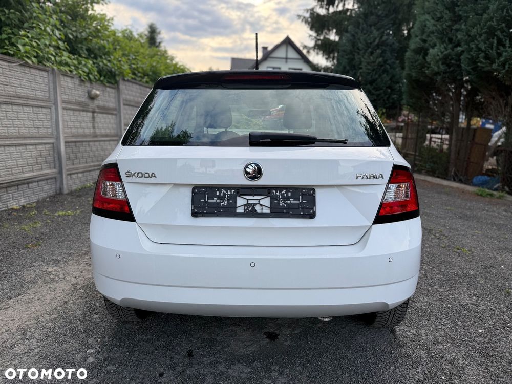 Skoda Fabia 1.0 TSI Style Color - 24