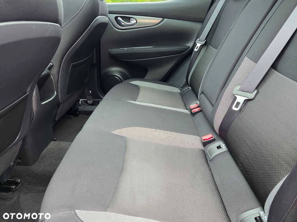 Nissan Qashqai 1.6 DIG-T N-Connecta - 24
