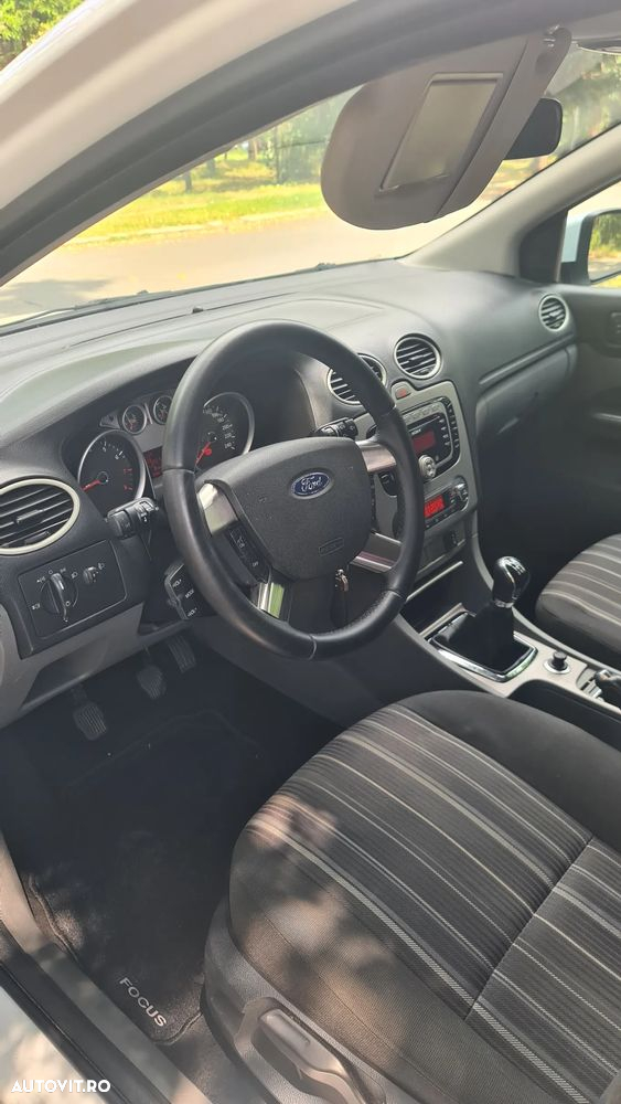 Ford Focus 1.6 Ti-VCT Titanium - 15