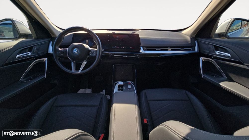 BMW iX1 eDrive20 xLine - 11