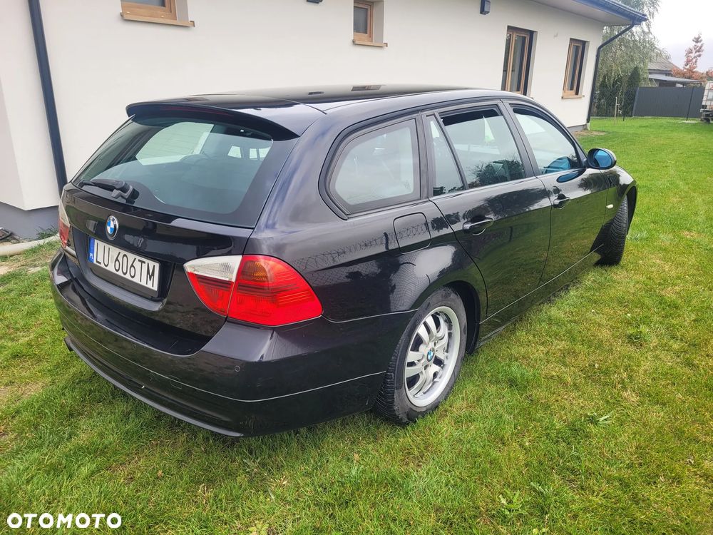BMW Seria 3 320d DPF Touring - 3