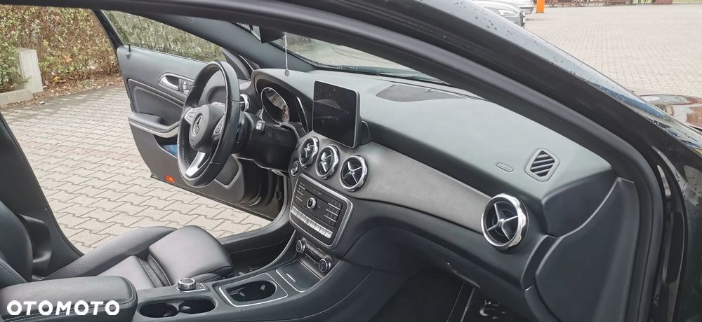 Mercedes-Benz GLA 250 4-Matic AMG Line - 1
