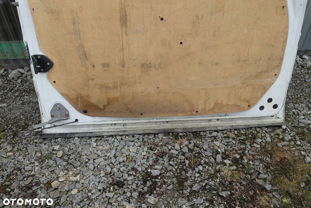 DRZWI PRZESUWNE IVECO DAILY 17r. - 6