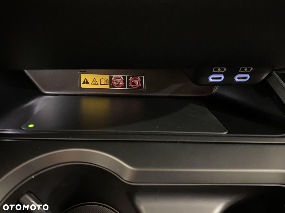 Lexus UX 300h F Sport Design - 18