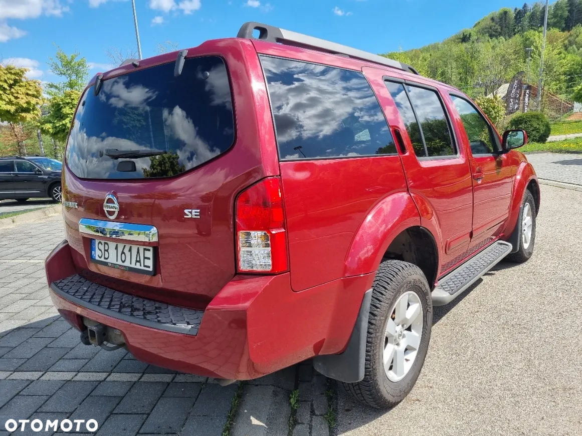 Nissan Pathfinder 4.0 V6 LE - 4
