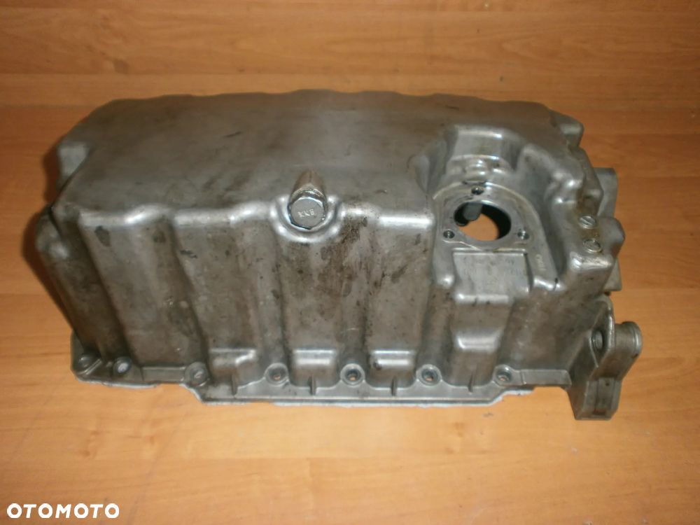 Miska oleju 2.0Tdi CFC CAA CHH transpotrer t5 t6 03L103603H - 1