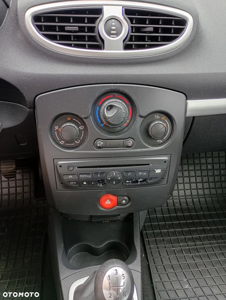 Renault Clio 1.2 16V Alize - 16