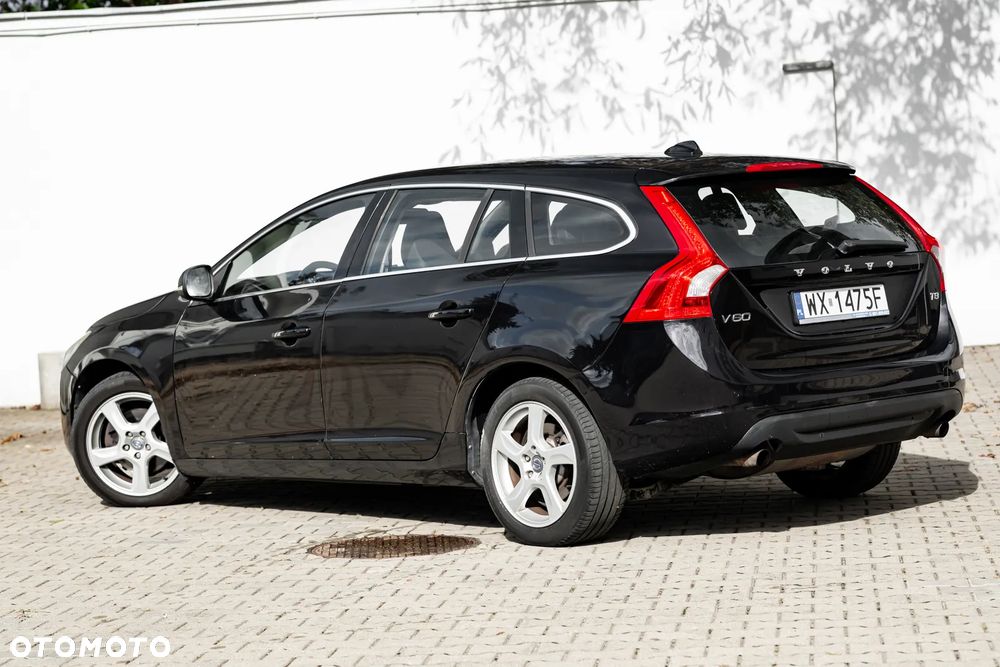 Volvo V60 T3 Edition - 11