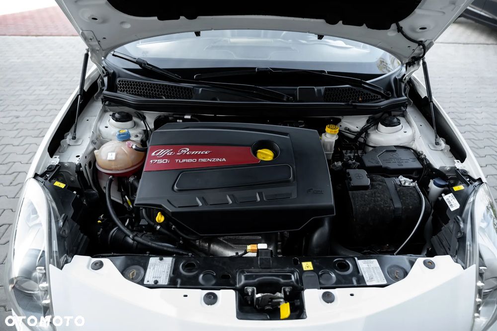 Alfa Romeo Giulietta 1750 TBi Quadrifoglio Verde - 24