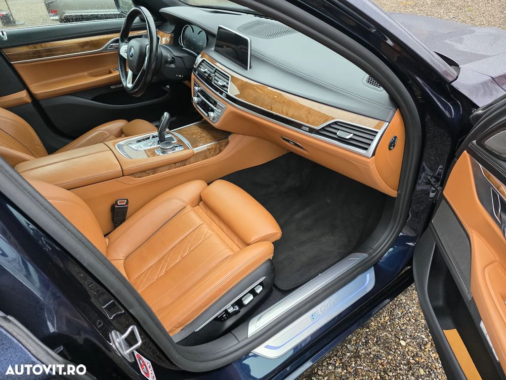 BMW Seria 7 740e iPerformance - 7