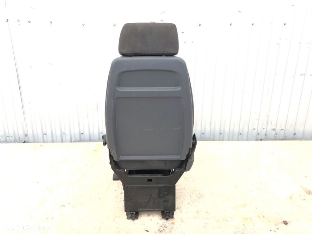 FOTEL PRAWY PRZÓD - 604.00 PLN - SCANIA P,G,R,T - series 2003 - 2022 R 450 - 3