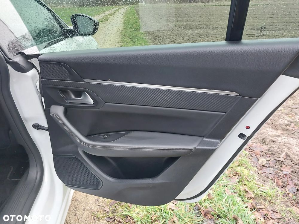 Peugeot 508 BlueHDi 180 EAT8 GT - 26