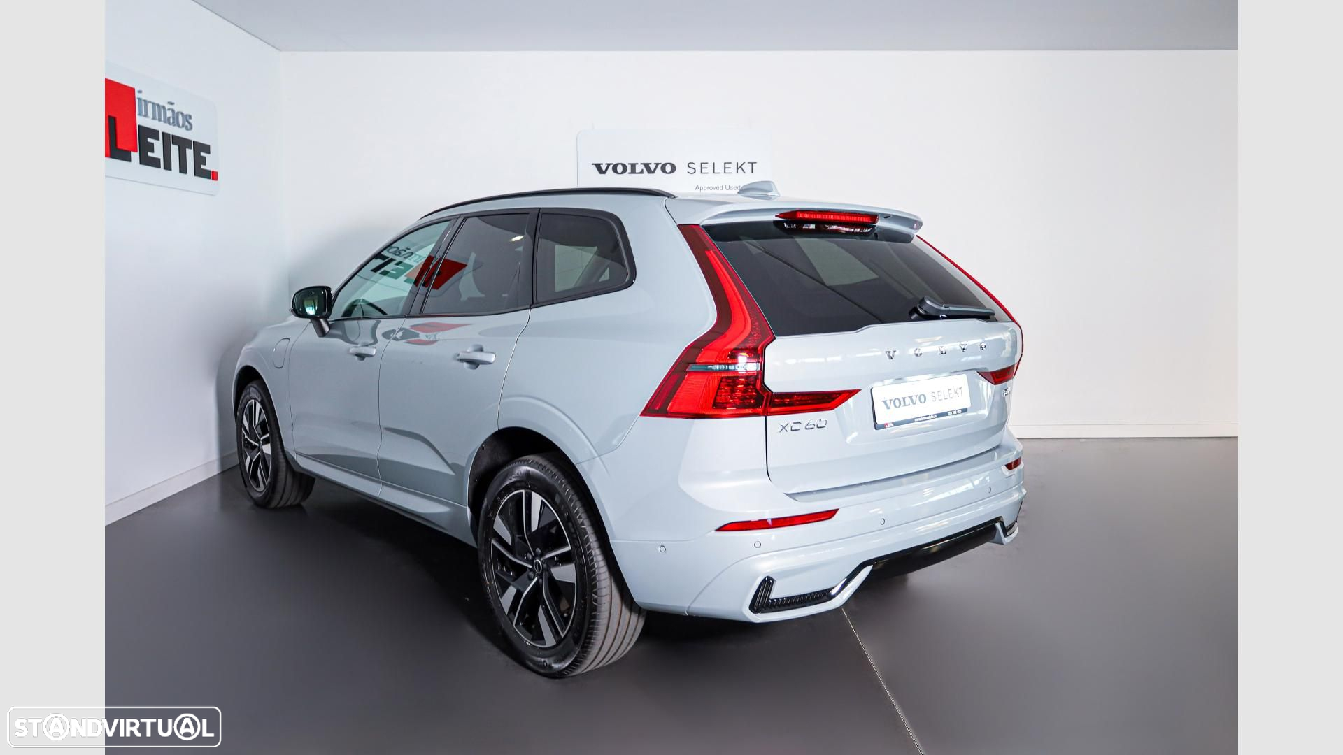 Volvo XC 60 2.0 T6 PHEV Plus Dark AWD - 2