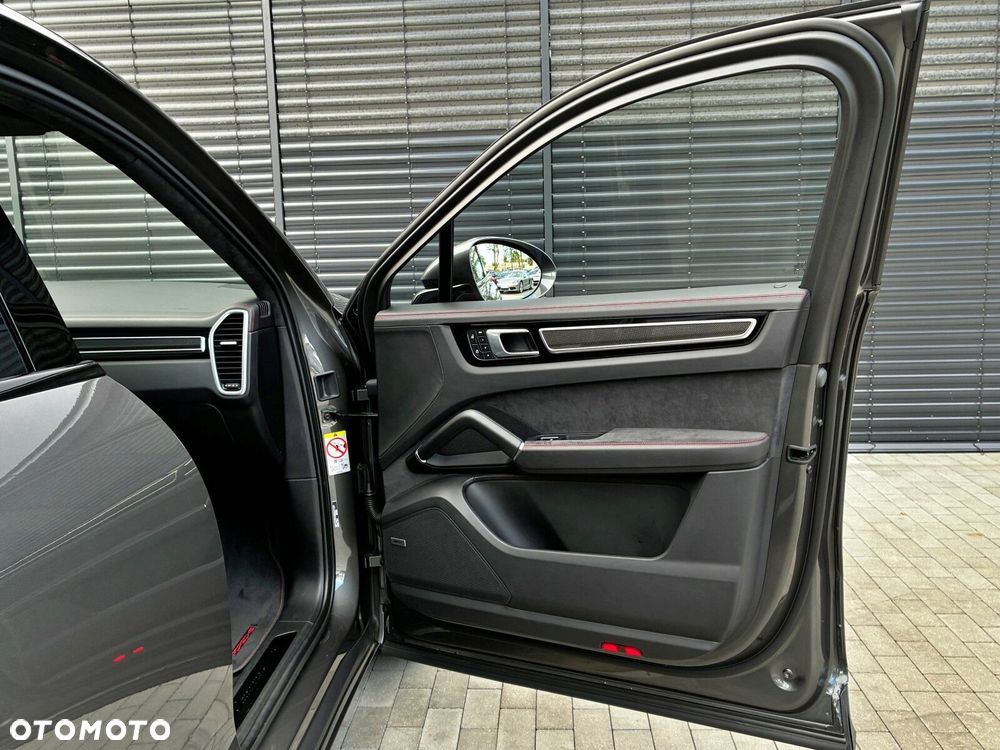 Porsche Cayenne - 39