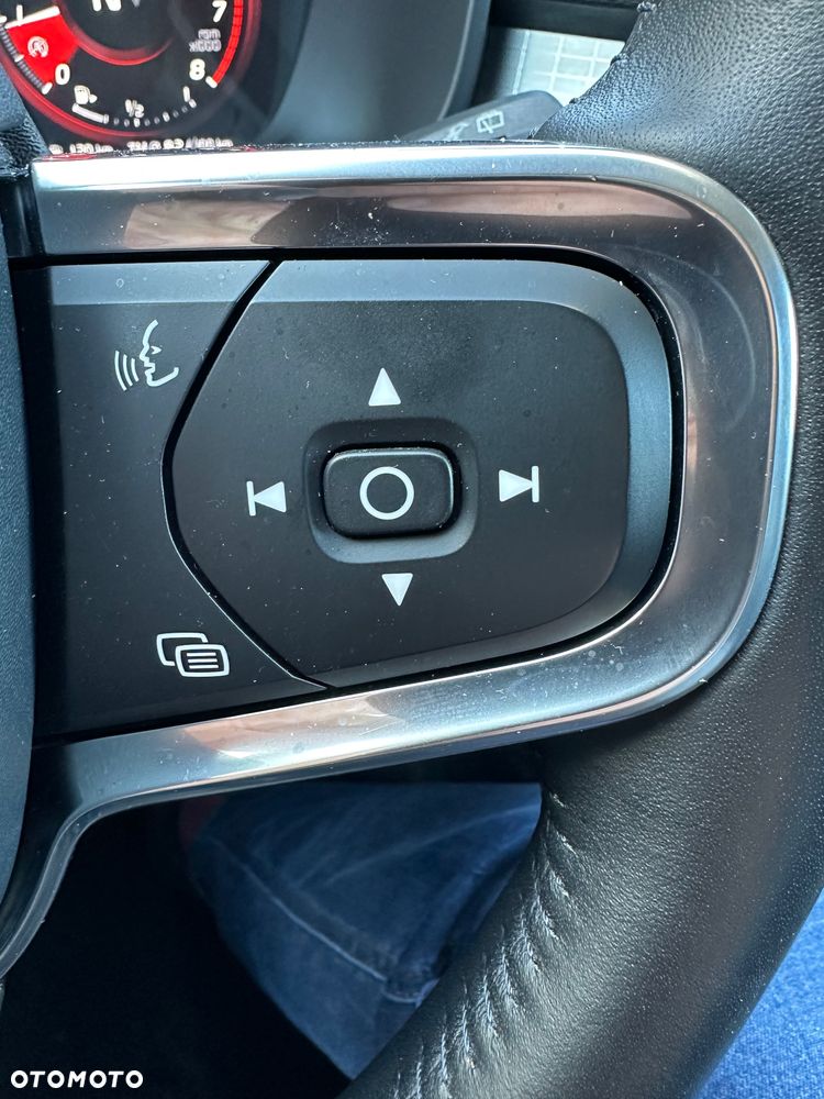 Volvo XC 40 T3 Momentum Pro - 13