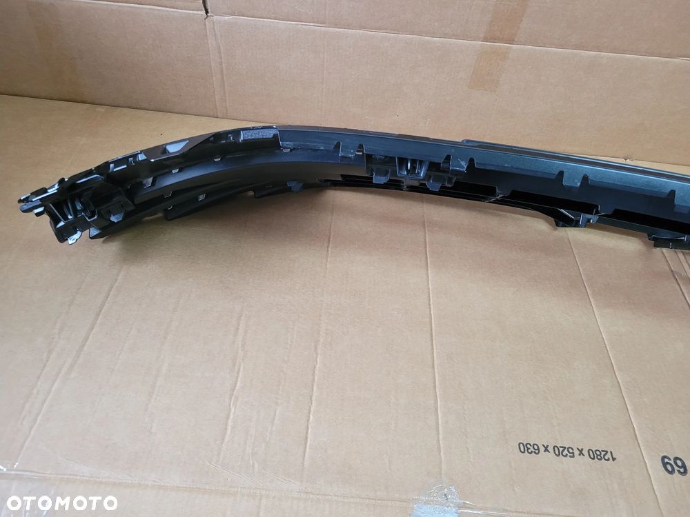 KRATKA ZDERZAKA ŚRODKOWA VW PASSAT B9 3J0853677B 3J0853677D - 6