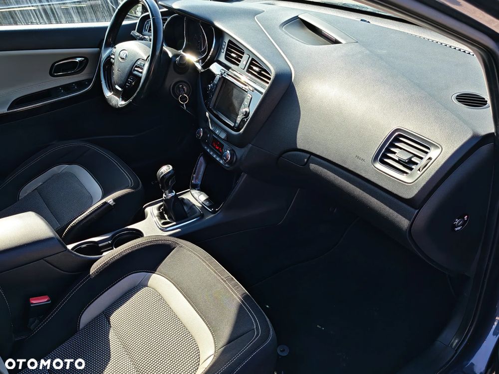 Kia Ceed 1.6 GDI L - 22