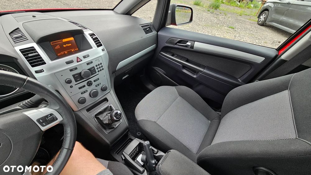 Opel Zafira 1.8 Enjoy - 22
